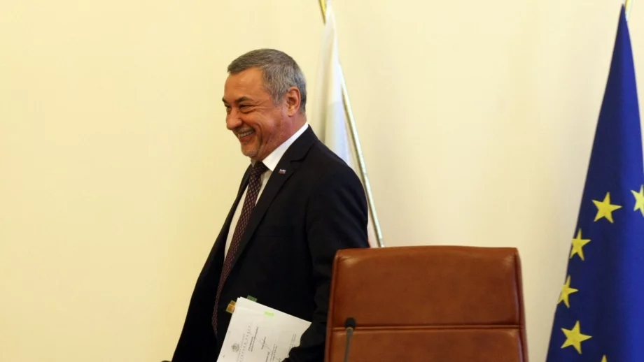 Симеонов: Отдавна отмина времето на бараките по морето