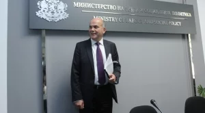 Социалният министър: 4900 пенсионери не са получили увеличение на пенсиите