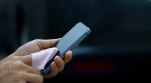 Колко често трябва да почиствате смартфона си?