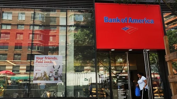 Bank of America се колебае между Франкфурт и Париж за новия си център