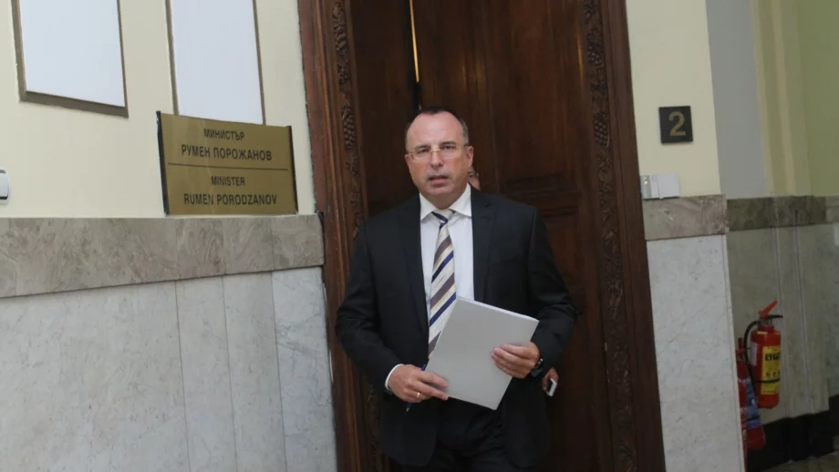 Порожанов: Забранено е в обектите за преработка на млечни продукти да влиза палмово масло