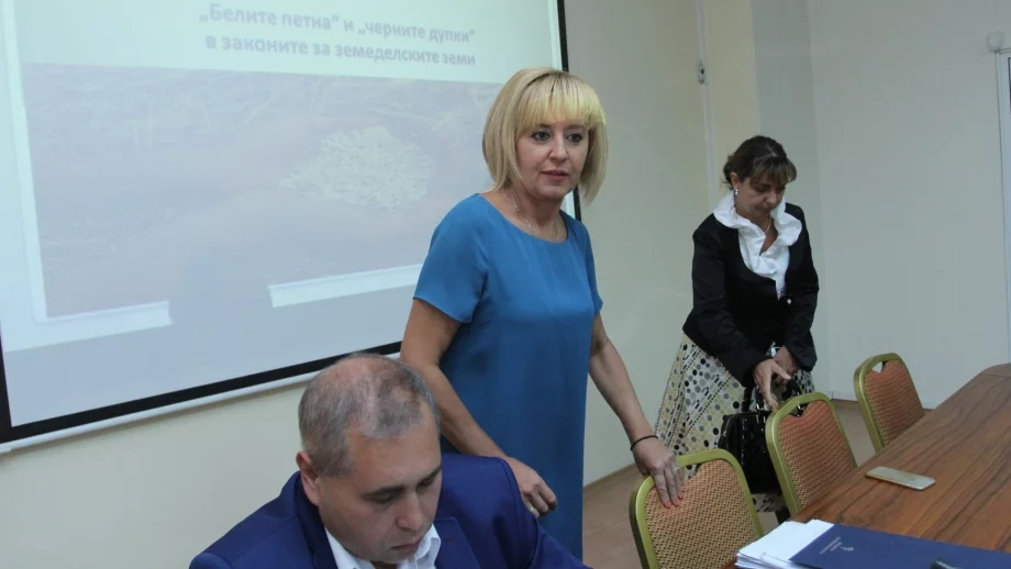 Манолова иска забрана храни с различни съставки да се продават под една марка