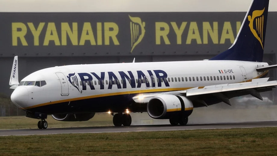 Ryanair подложена на силен натиск да съобщи всички отменени полети