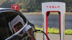Анализатори: Tesla ще свърши парите си през август 2018 г. 