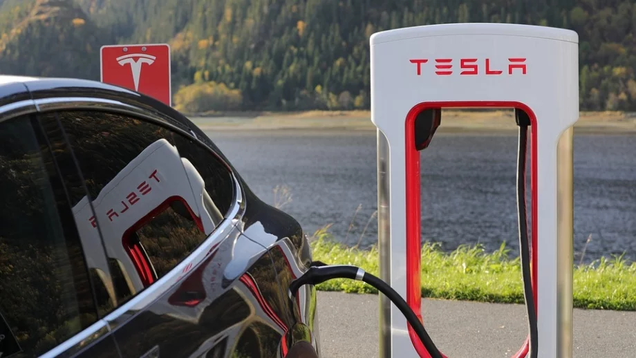 Анализатори: Tesla ще свърши парите си през август 2018 г. 