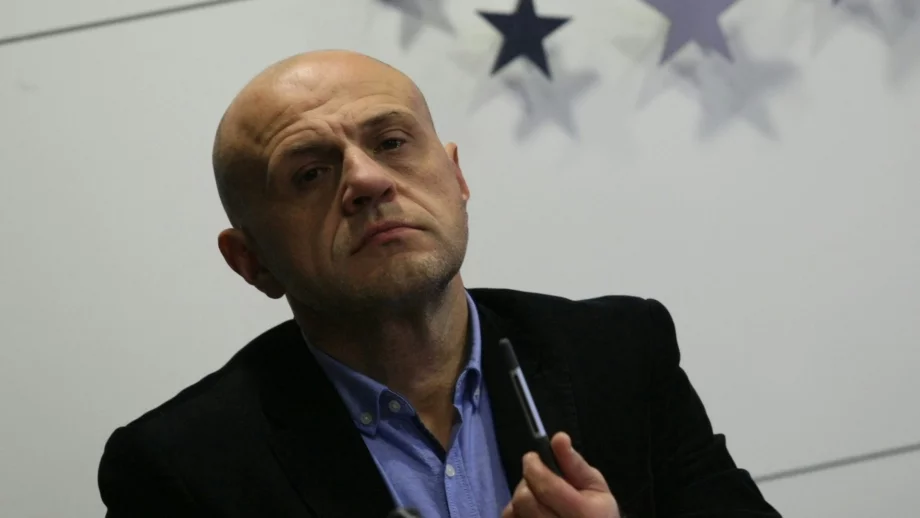 Дончев: Напрежение между институциите може да има, война - не 