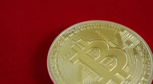 Биткойн стигна най-високата си цена от началото на годината