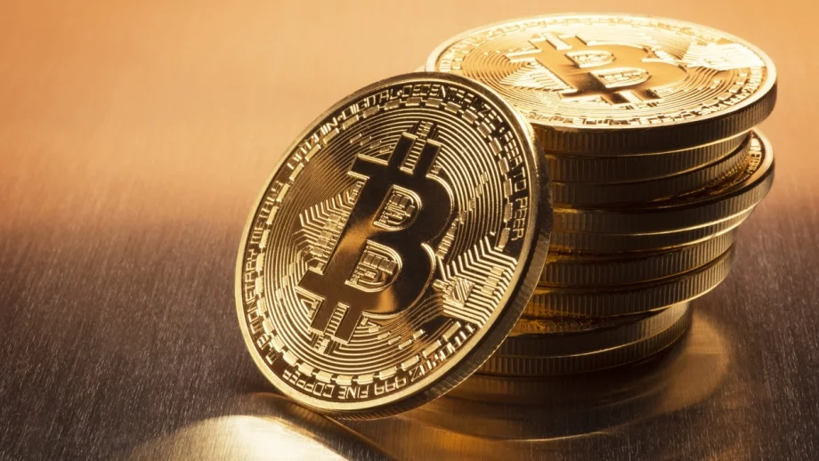 Цената на биткойн падна до 3-месечно дъно