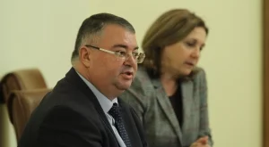 Болничните се увеличили с 60% за 6 години, отлагат по-ниското им изплащане