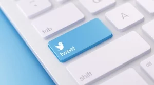 Акциите на Twitter също се сринаха