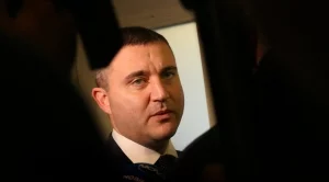 Горанов твърди, че фирми на кръстника му не са получавали обществени поръчки