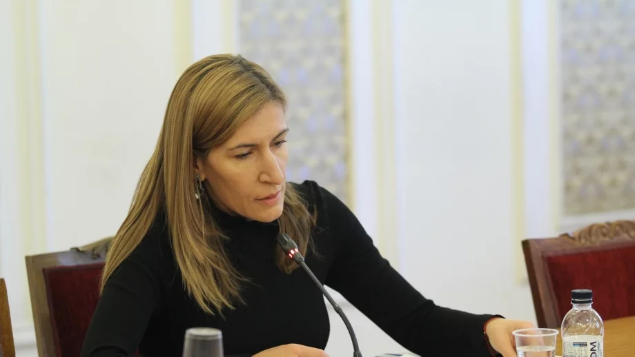 Ангелкова обеща "интензивните" проверки на плажове да продължат