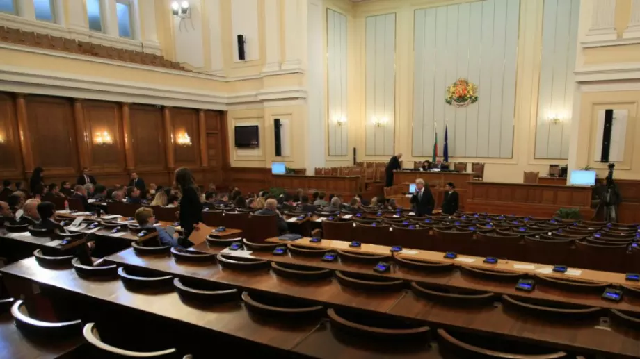 Двама депутати от ГЕРБ са заразени с коронавирус
