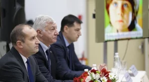 Радев даде старт на кампанията "Българската Коледа"