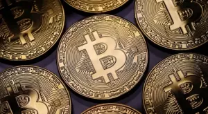 Bitcoin се срина с 30% само за ден