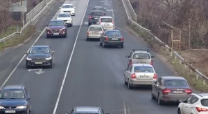 Мненията се разделиха по темата дали да има по-висок данък за стари коли