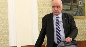 Шефът на НЗОК отрече да е подавал оставка 
