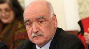 Управителят на Здравната каса Камен Плочев подаде оставка 