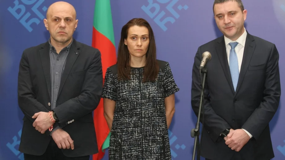 Прокуратурата проверява жилището на Горанов