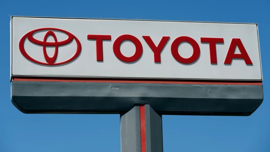 Toyota инвестира половин милиард долара в Uber