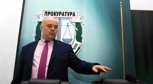 Съмнения около имотна сделка и на бащата на зам.-главния прокурор Иван Гешев