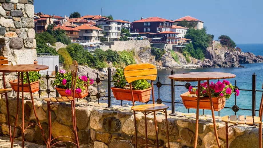 Българи изкупиха имотите по морето