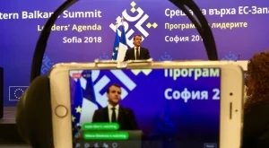 Макрон: Франция иска България да влезе в чакалнята на еврозоната