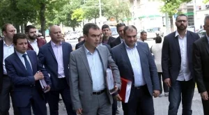 БСП внесе 200 000 подписа срещу сделката за ЧЕЗ
