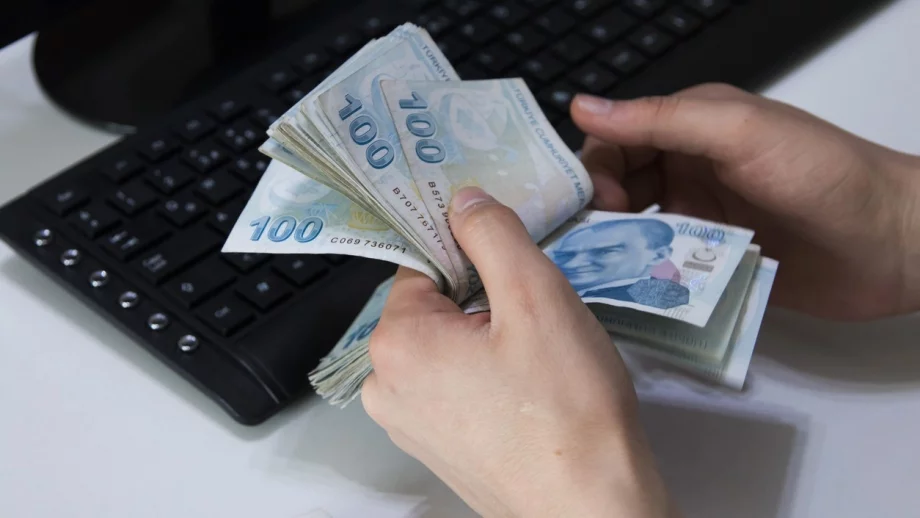 Турската лира с нов рекорден спад 