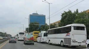 Коланите в автобусите стават задължителни, глобата за неслагащи ще е 50 лв.