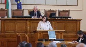 Само час и половина дебат в парламента за вота на недоверие 