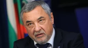 Симеонов нарече "долни лъжи" поредните обвинения на Сидеров 