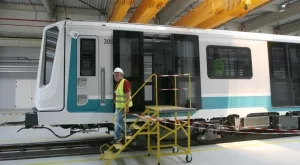 Новите влакове за метрото са с автоматично управление, но машинисти ще има