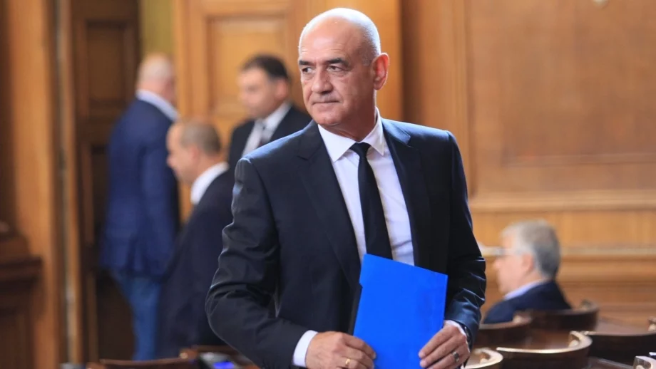 Здравната каса се оказа осъдена от директора си