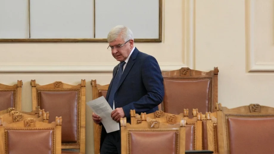 Ананиев отрече да е оказван натиск на протестиращи медицински сестри