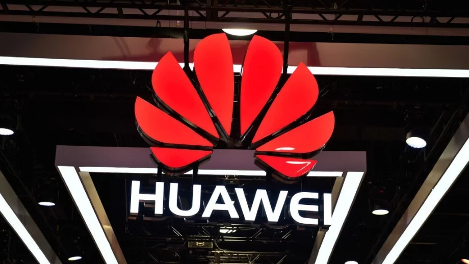 И Huawei работи върху самоуправляващи се коли