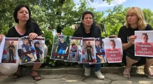 Протестиращите майки с писмо до майките на министри и депутати