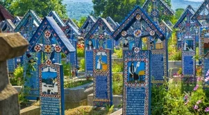 Най-веселото гробище в света се намира в Румъния (СНИМКИ)
