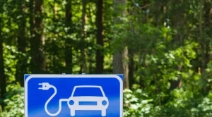 "Калашников" показа ретро електромобил, с който ще конкурира Tesla (Снимки)
