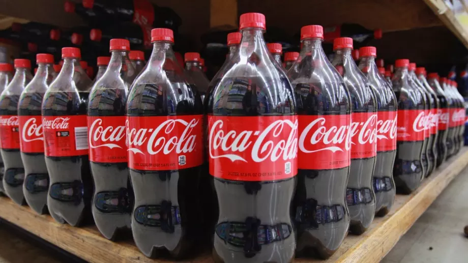 Coca-Cola спечели повече от очакваното, предвижда още по-големи приходи