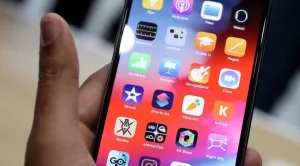 Apple ще свие производството на iPhone с 10%