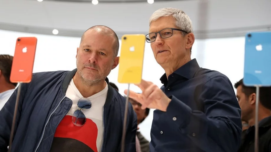 Шефът на Apple: Новите iPhone-и са скъпи, защото заместват много други джаджи