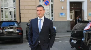 Горанов се пренесъл в жилището на кръстника си заради земетресението през 2012 г.
