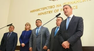 Готвят промени в НК срещу нелегалното производство на алкохол и цигари