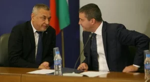 Данъкът за коли на над 15 години ще се увеличи с 30%