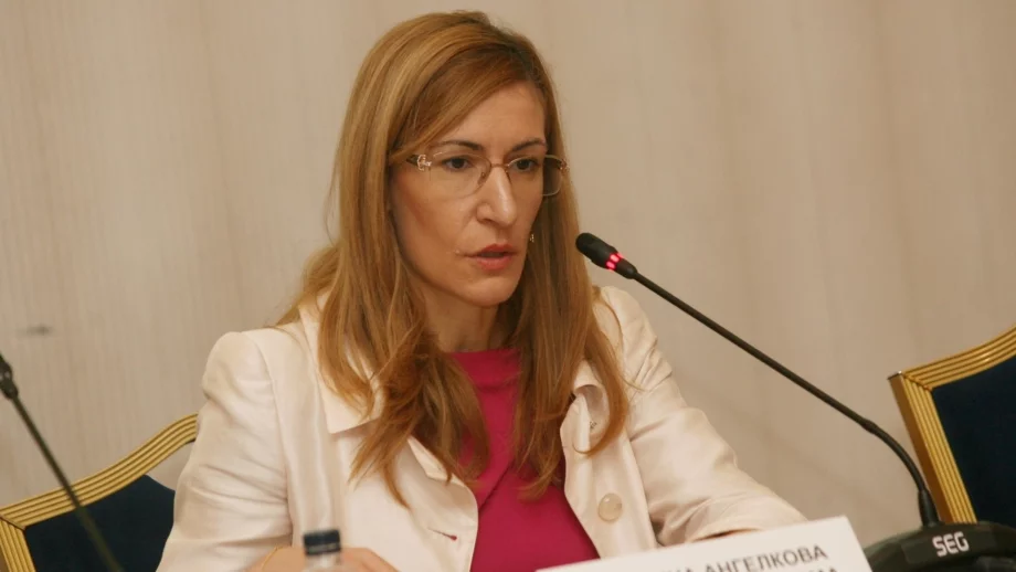 Ангелкова обясни, че къщата, показана от Симеонов, е на родителите на мъжа й