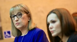 Най-високият бонус в Агенцията по вписвания бил 3000 лв., Цачева разпореди проверка