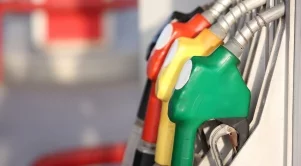 Търговци на горива се заканиха да затварят граници