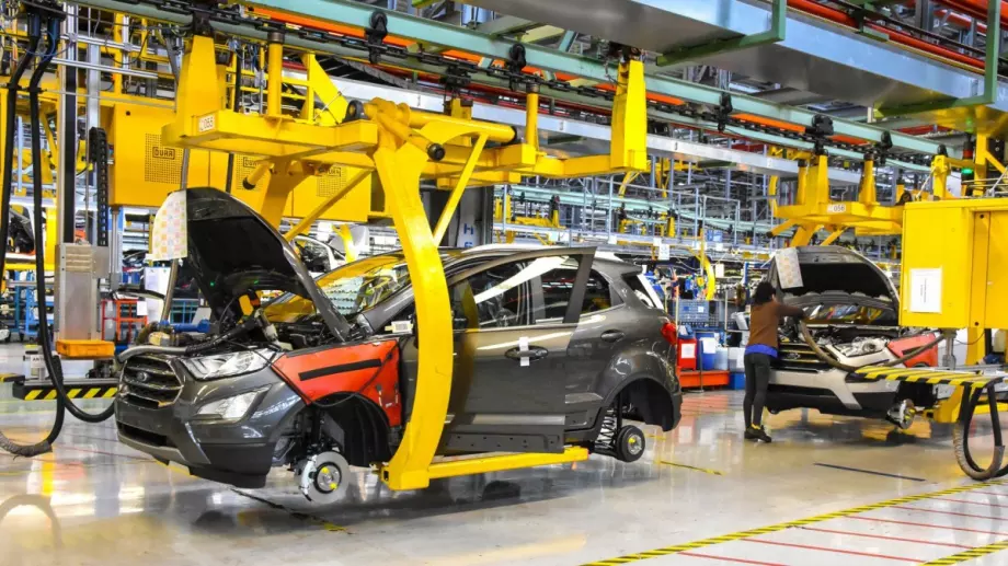 Ford временно затваря завода си в Румъния