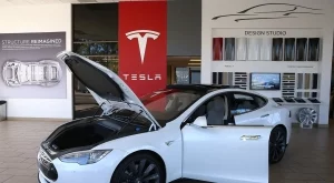 Tesla вдига цените на електромобилите си